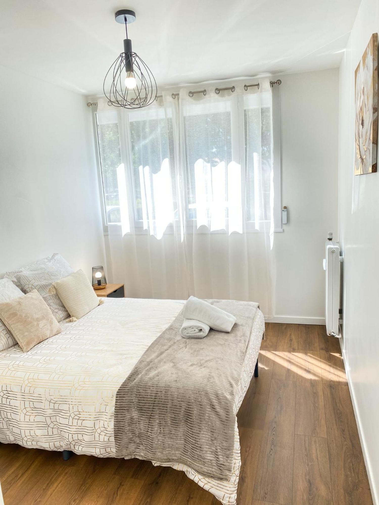 T3 Moderne Avec Balcon Terrasse Et Parking Gratuit Apartment Niort Exterior photo
